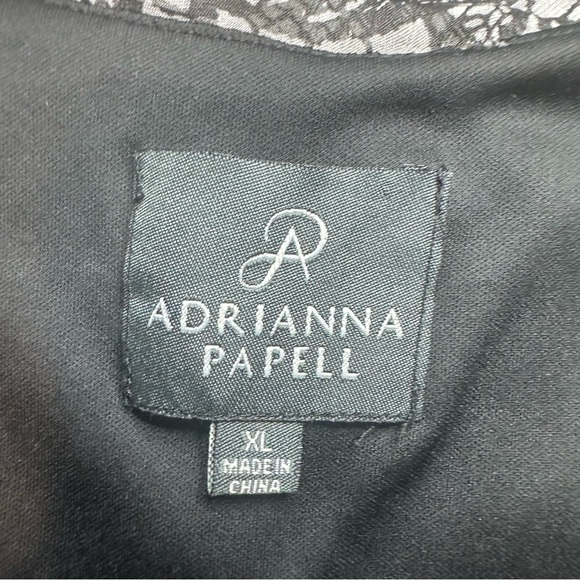 Adrianna Papell Cowl Neck Long Sleeve. Size: XL. Black and White. - Picture 5 of 6